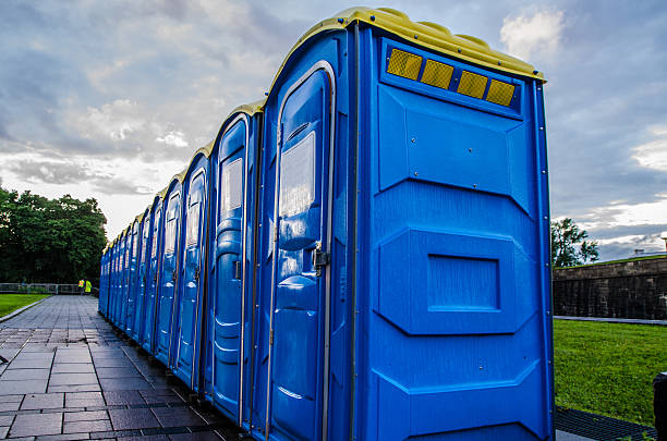 Porta potty delivery and setup in Belleair Bluffs, FL